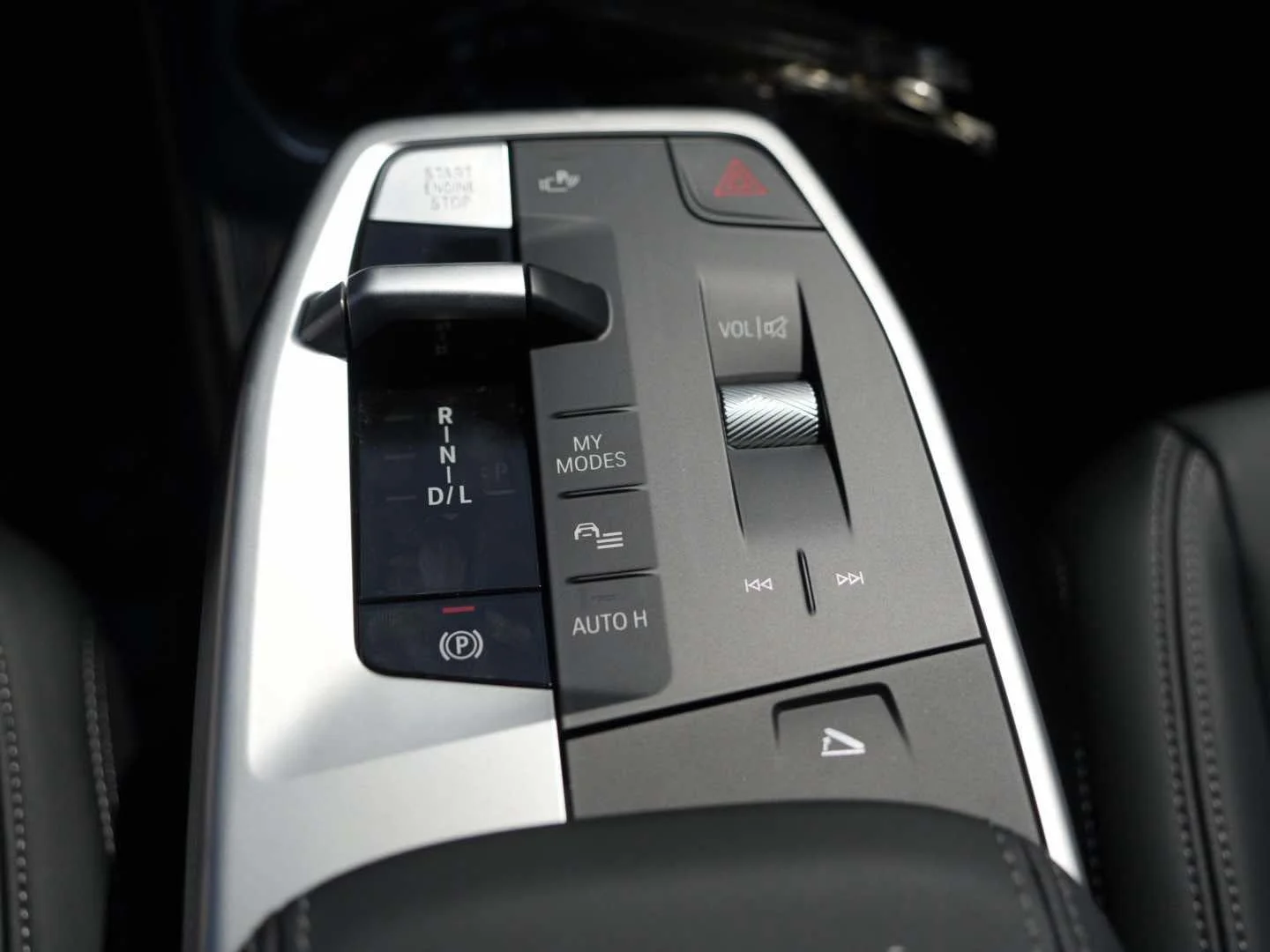 New 2026 Space Silver Metallic BMW xDrive28i image 24