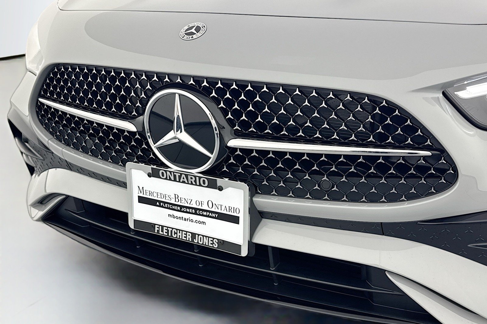 New 2026 MANUFAKTUR Alpine Grey Metallic Mercedes-Benz CLE 450 4MATIC® Coupe image 12