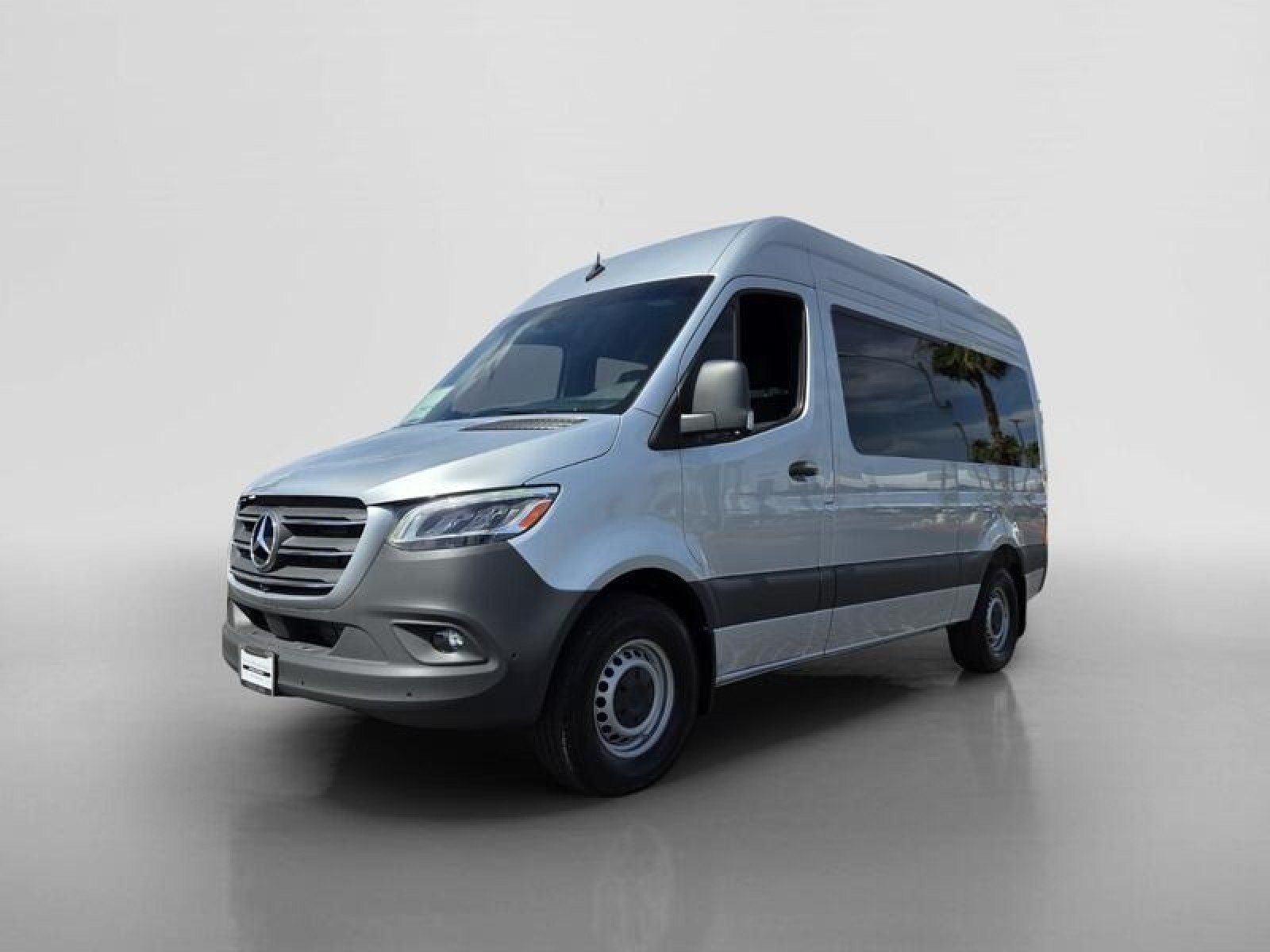 New 2026 High-tech silver metallic Mercedes-Benz 2500 image 8