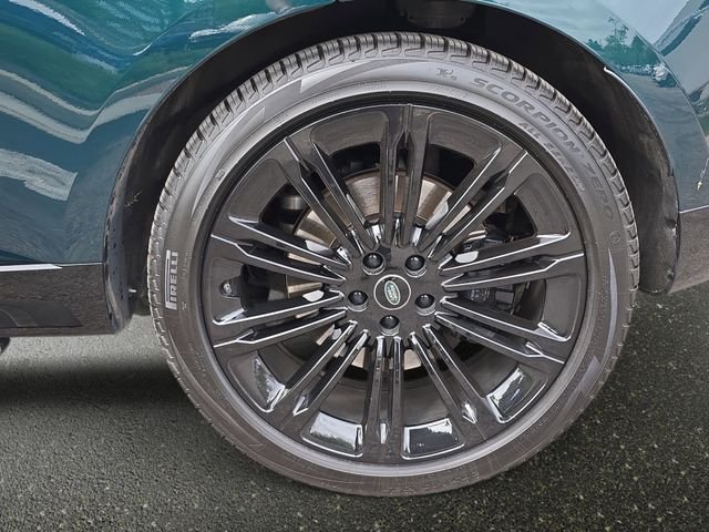 Used 2023  Land Rover Autobiography image 22