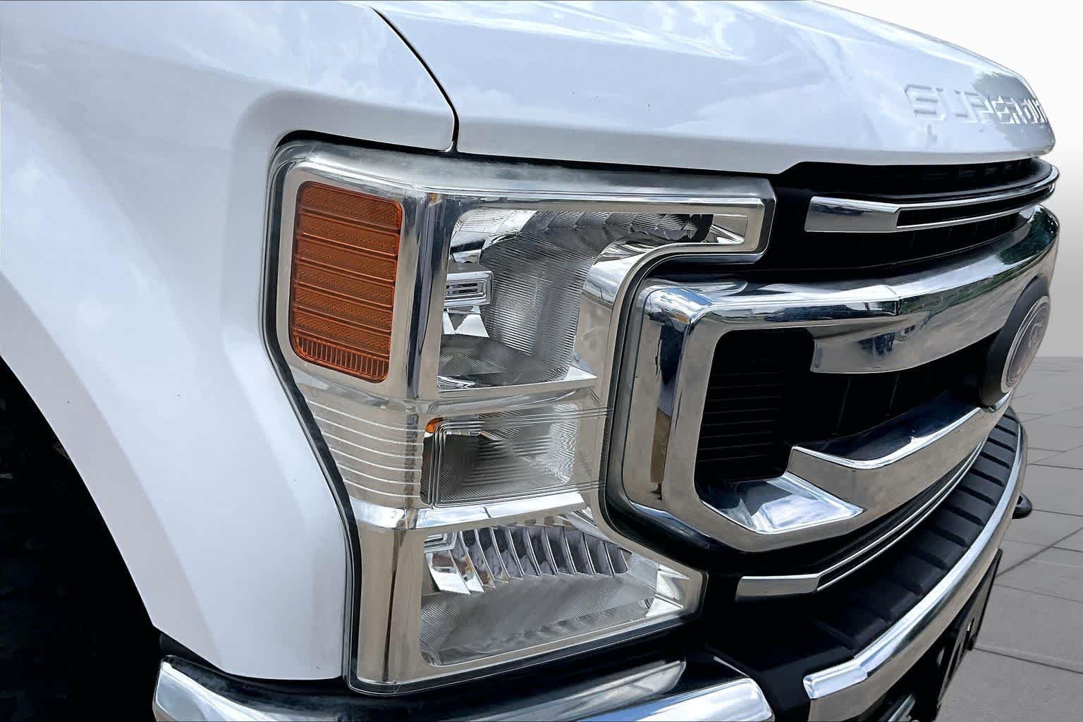 Used 2022 Oxford White Ford XLT image 27