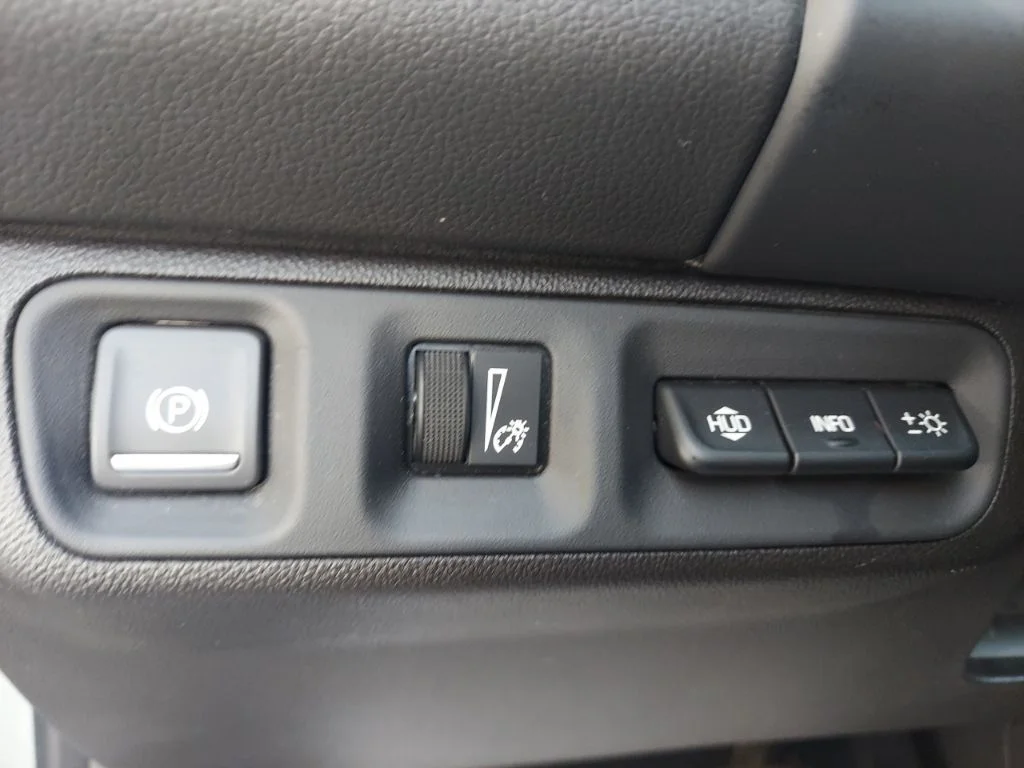 Used 2023 Silver GMC AT4 image 19