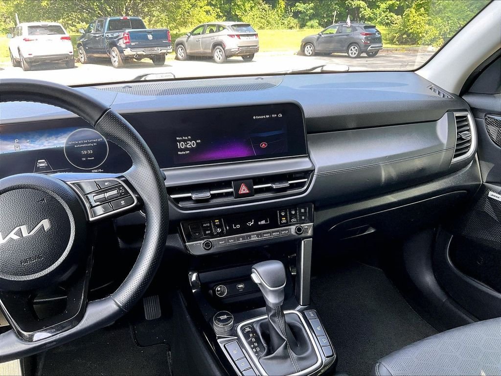 Used 2024 Green Kia SX image 18