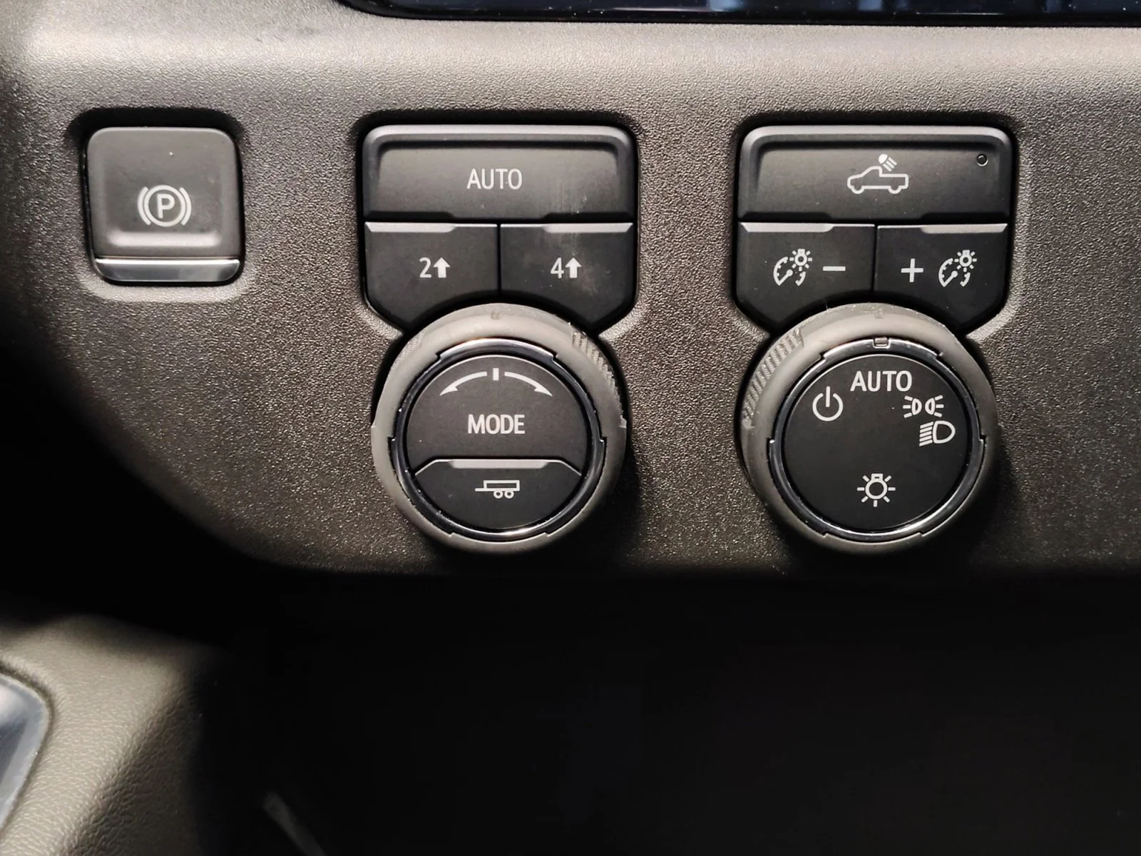 Used 2024 Sterling Gray Metallic Chevrolet LT image 25