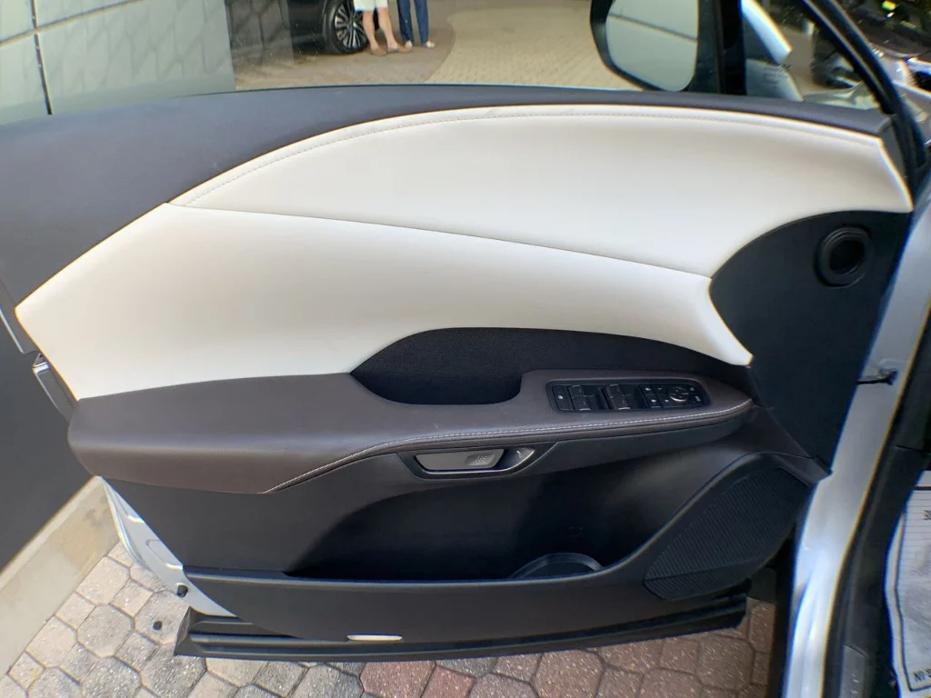 Used 2024 Iridium Lexus Premium+ image 13
