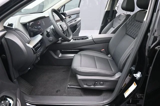 New 2026 Super Black Nissan Platinum image 29