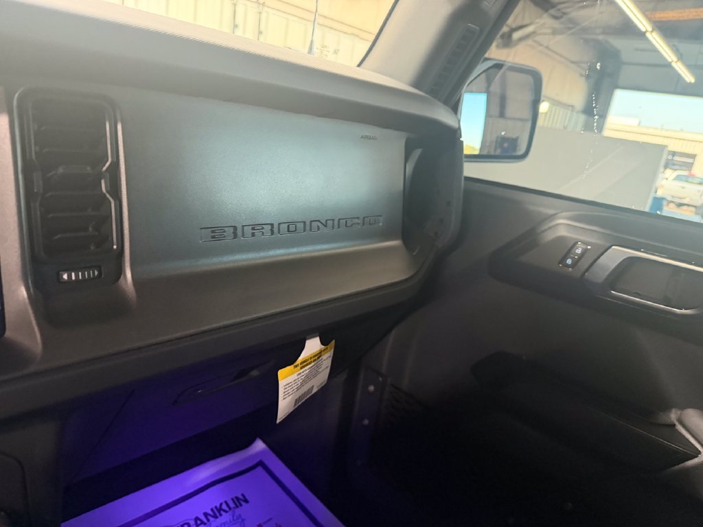 Used 2025 White Ford Badlands image 15
