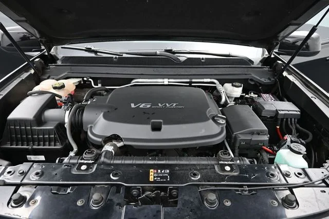Used 2018 Black Chevrolet ZR2 image 25