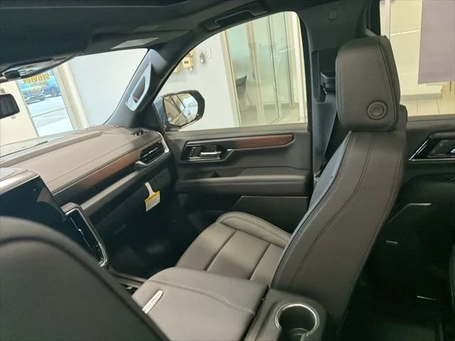 2026 GMC Yukon XL Denali - Photo 25