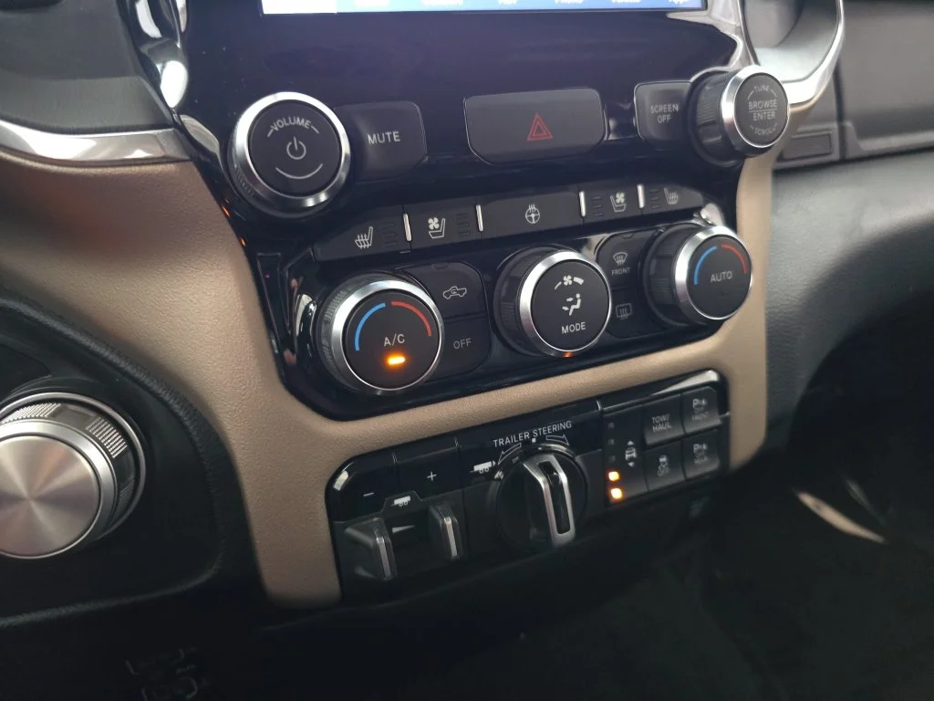 Used 2022 Silver Ram Laramie image 22