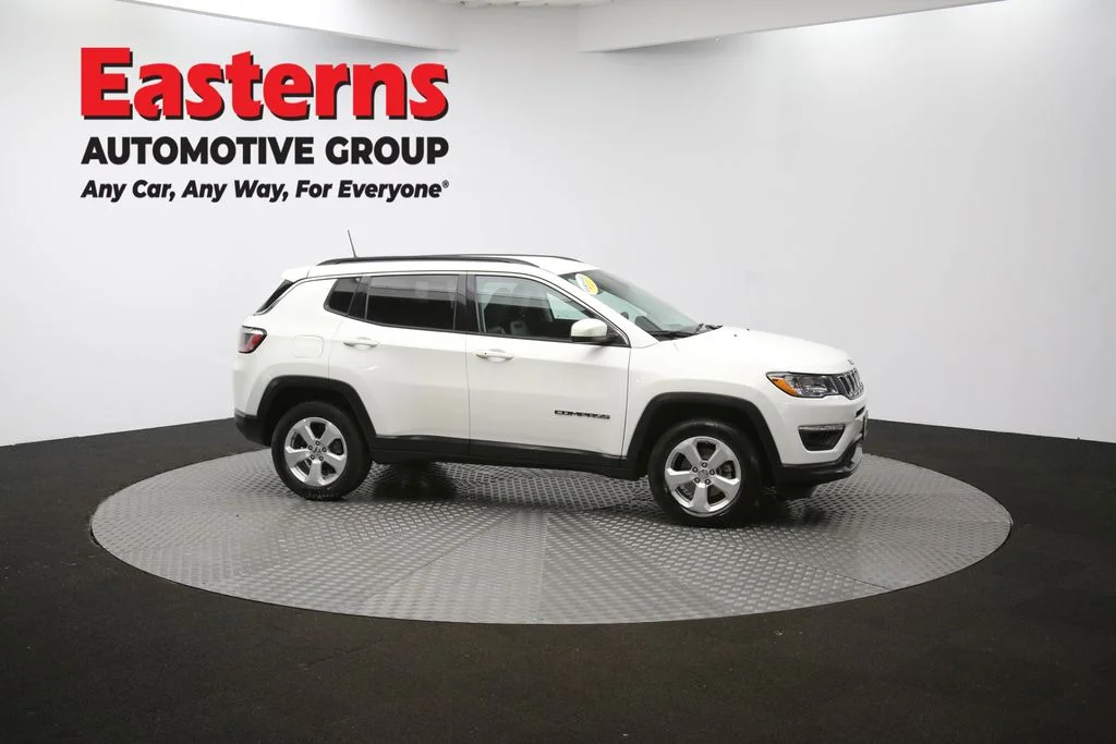 Used 2019 White Jeep Latitude image 46
