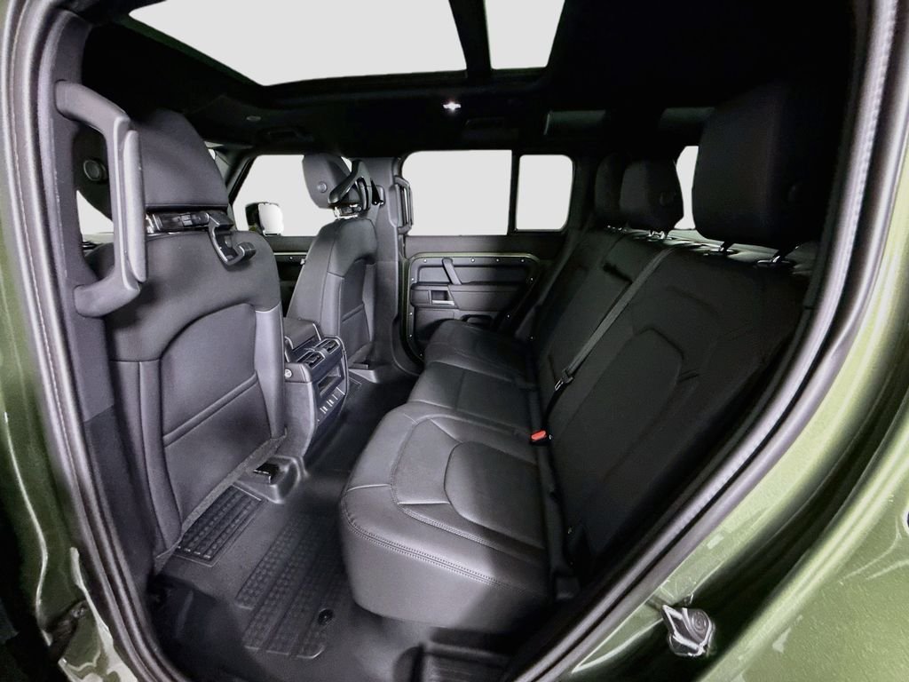 New 2026 Woolstone Green Land Rover S image 21