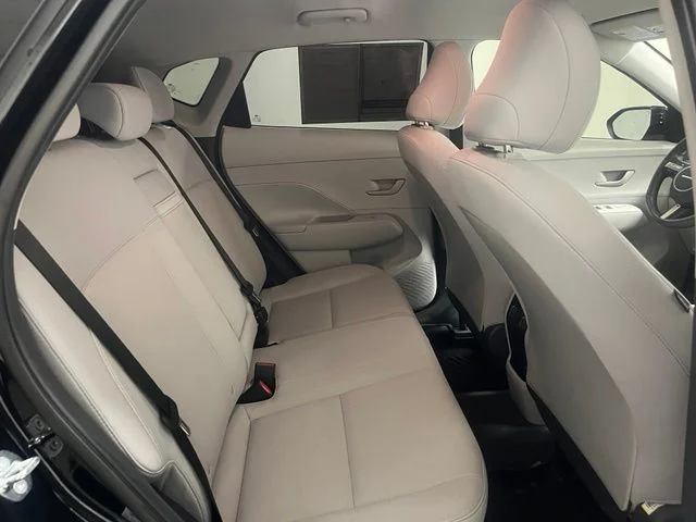 Used 2025 Black Hyundai SEL image 22