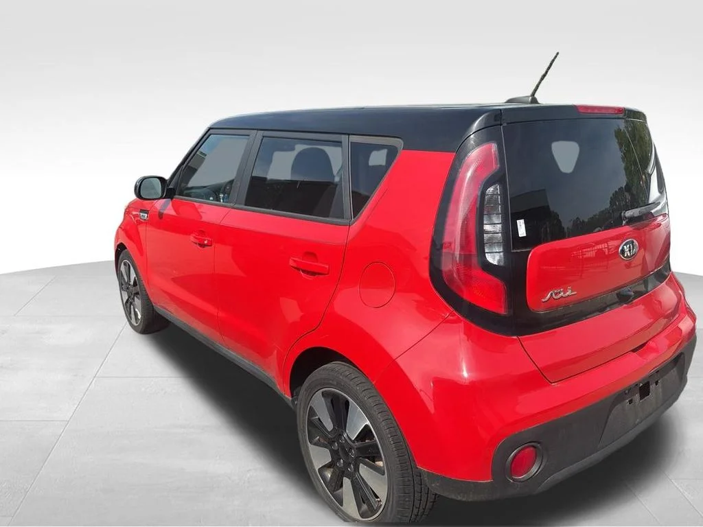 Used 2018 Red Kia Plus image 15