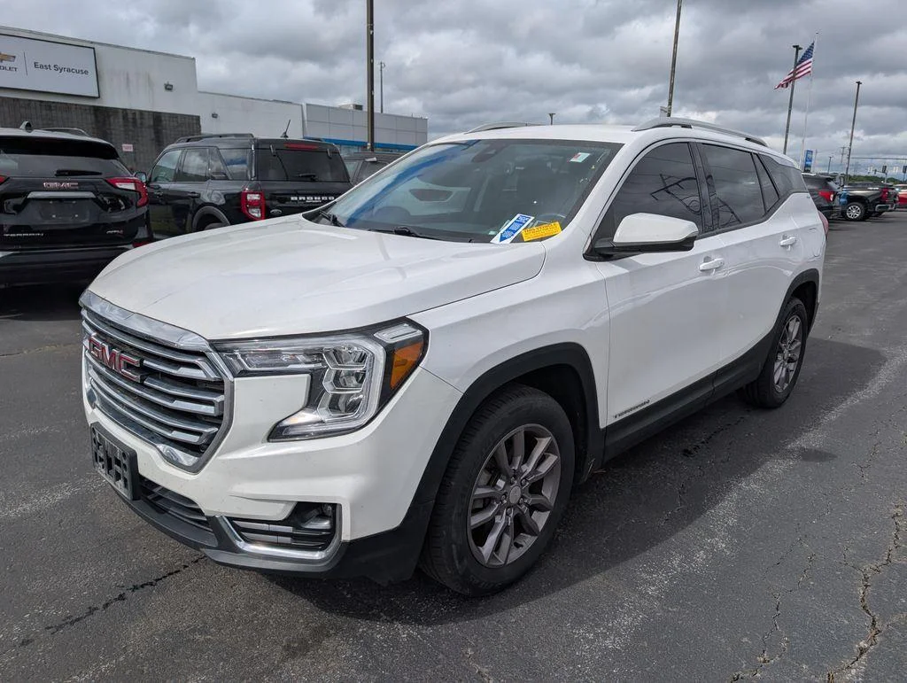 Used 2023 Summit White GMC SLT image 5