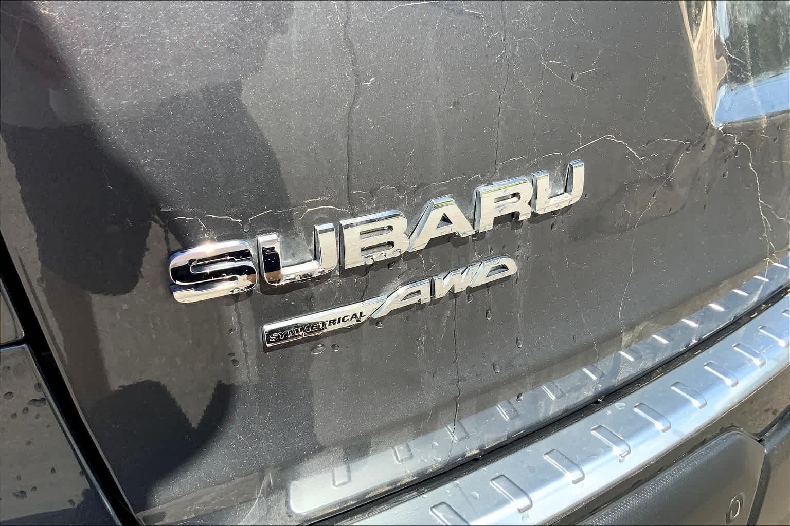 Used 2020 Magnetite Gray Metallic Subaru Limited image 9