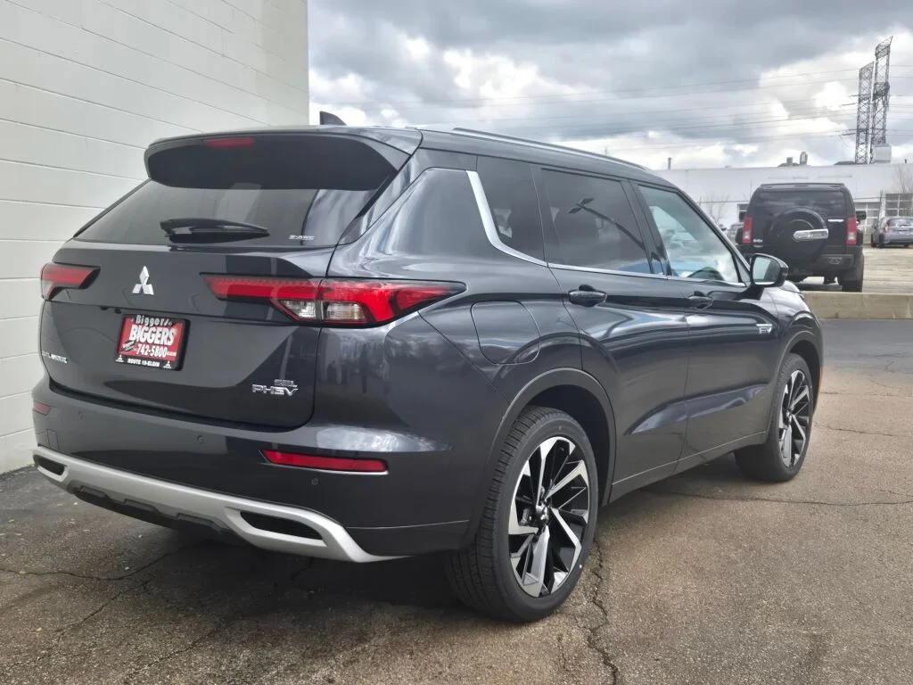 2025 Mitsubishi Outlander Plug-in Hybrid SEL - Photo 12