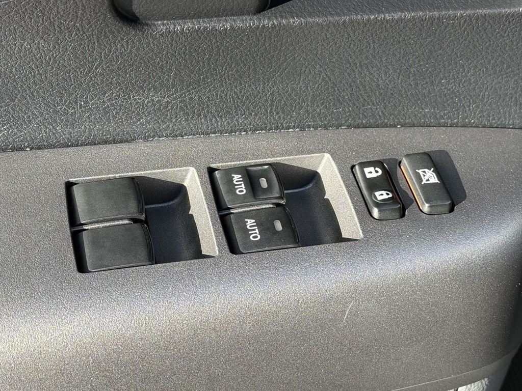 2014 Toyota Sequoia SR5 - Photo 32