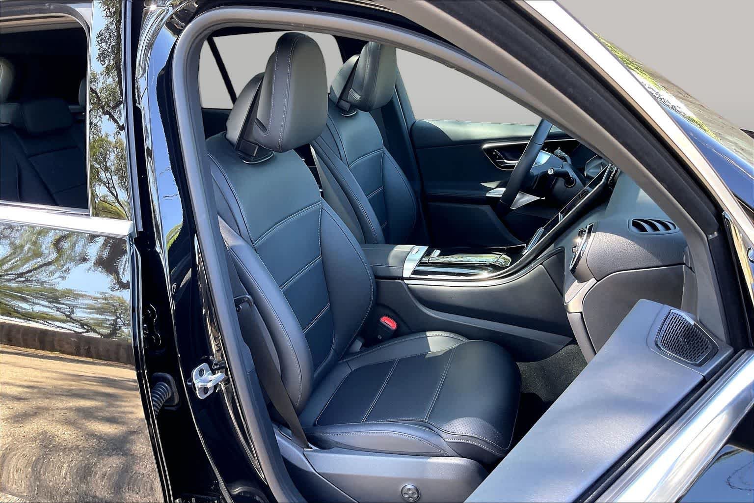 New 2026 Obsidian Black Metallic Mercedes-Benz GLC 300 image 8