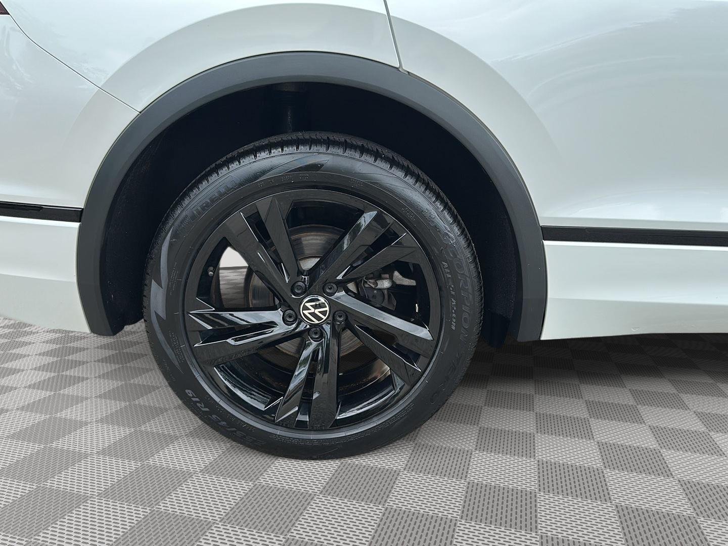 Used 2024 Opal White Pearl Volkswagen SE R-Line Black image 11