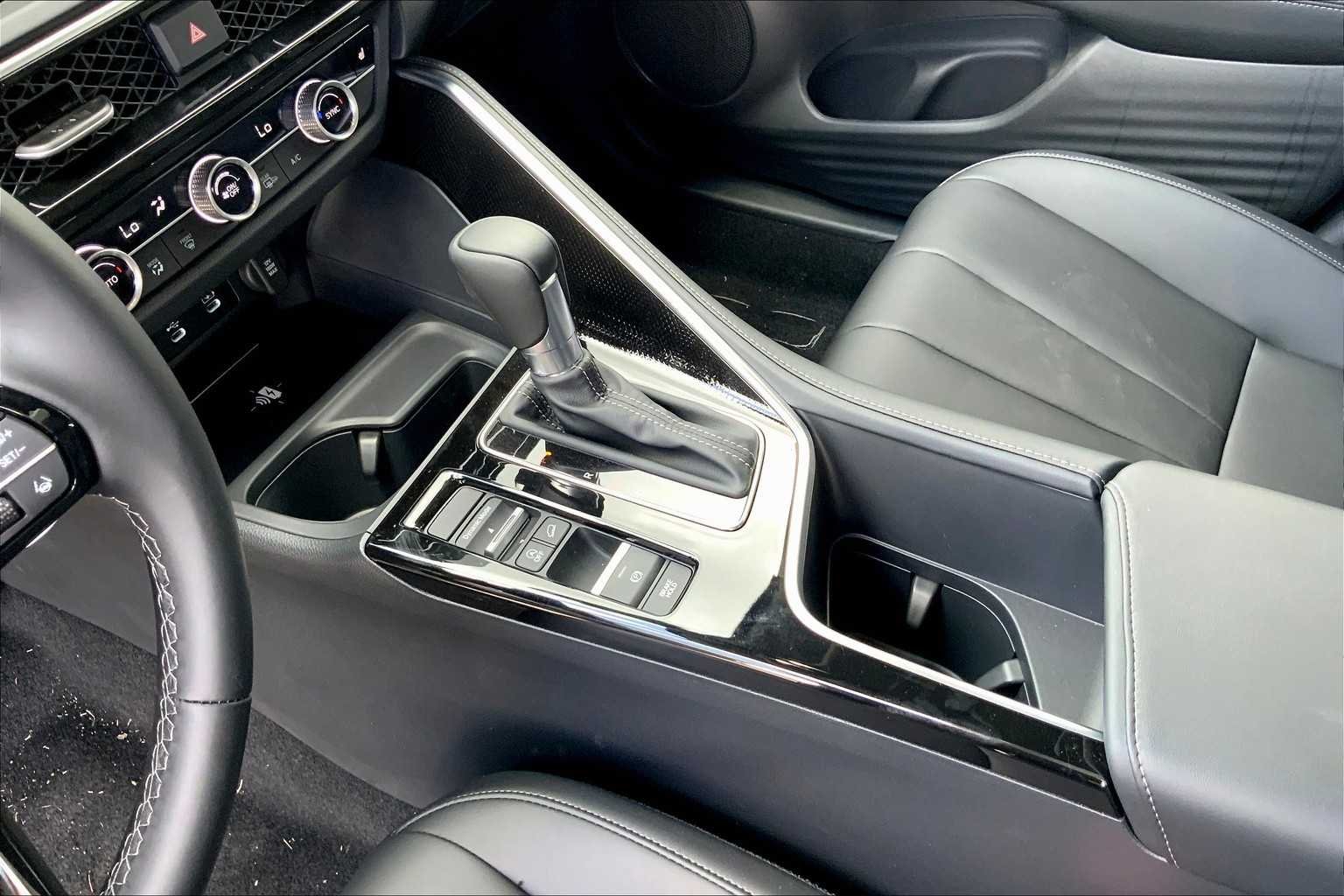 2025 Acura ADX Base - Photo 7