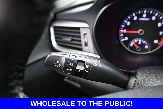 Used 2019 Black Kia S image 17