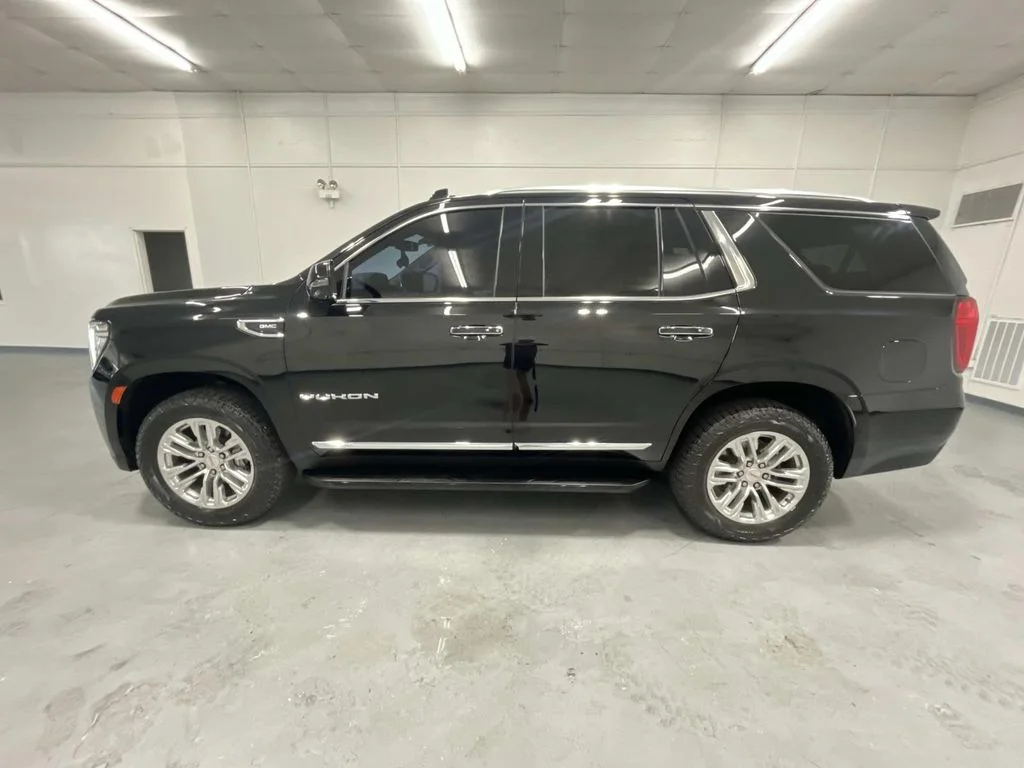 Certified Used 2022 Onyx Black GMC SLT image 5