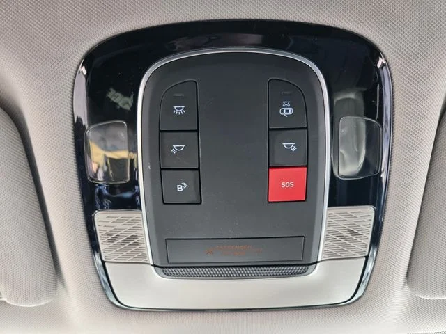 Used 2025 Black Hyundai SEL image 26