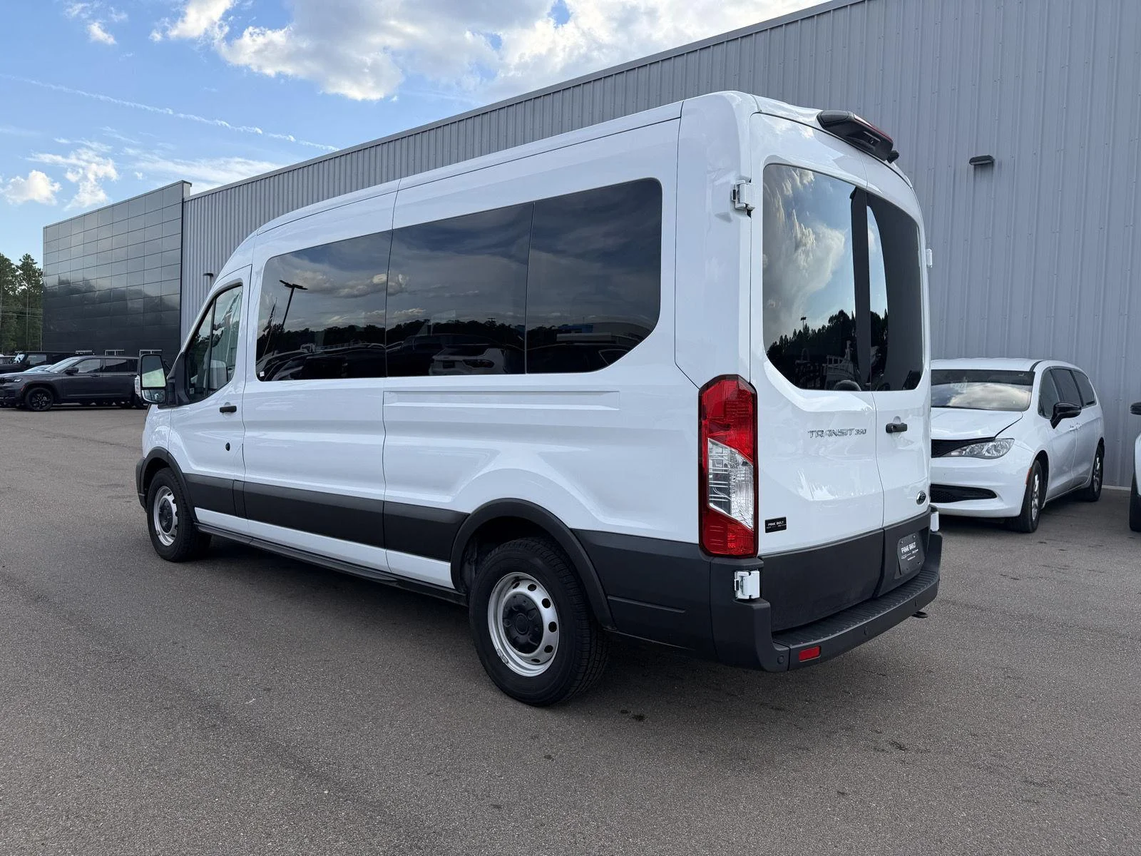 Used 2023 Oxford White Ford 350 XL image 4