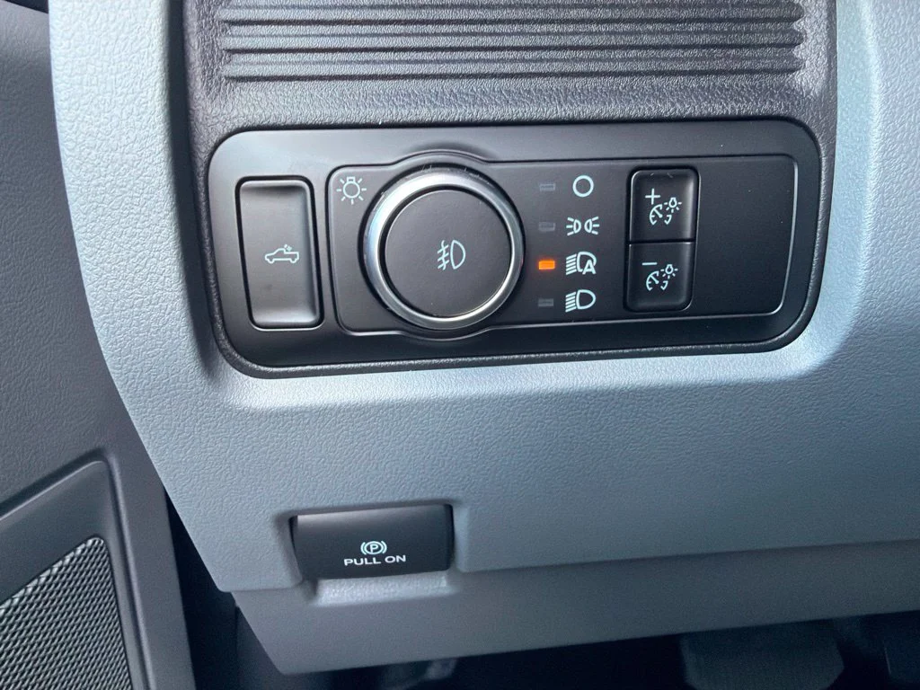 New 2027 Iconic Silver Metallic Ford F-450® XL image 25