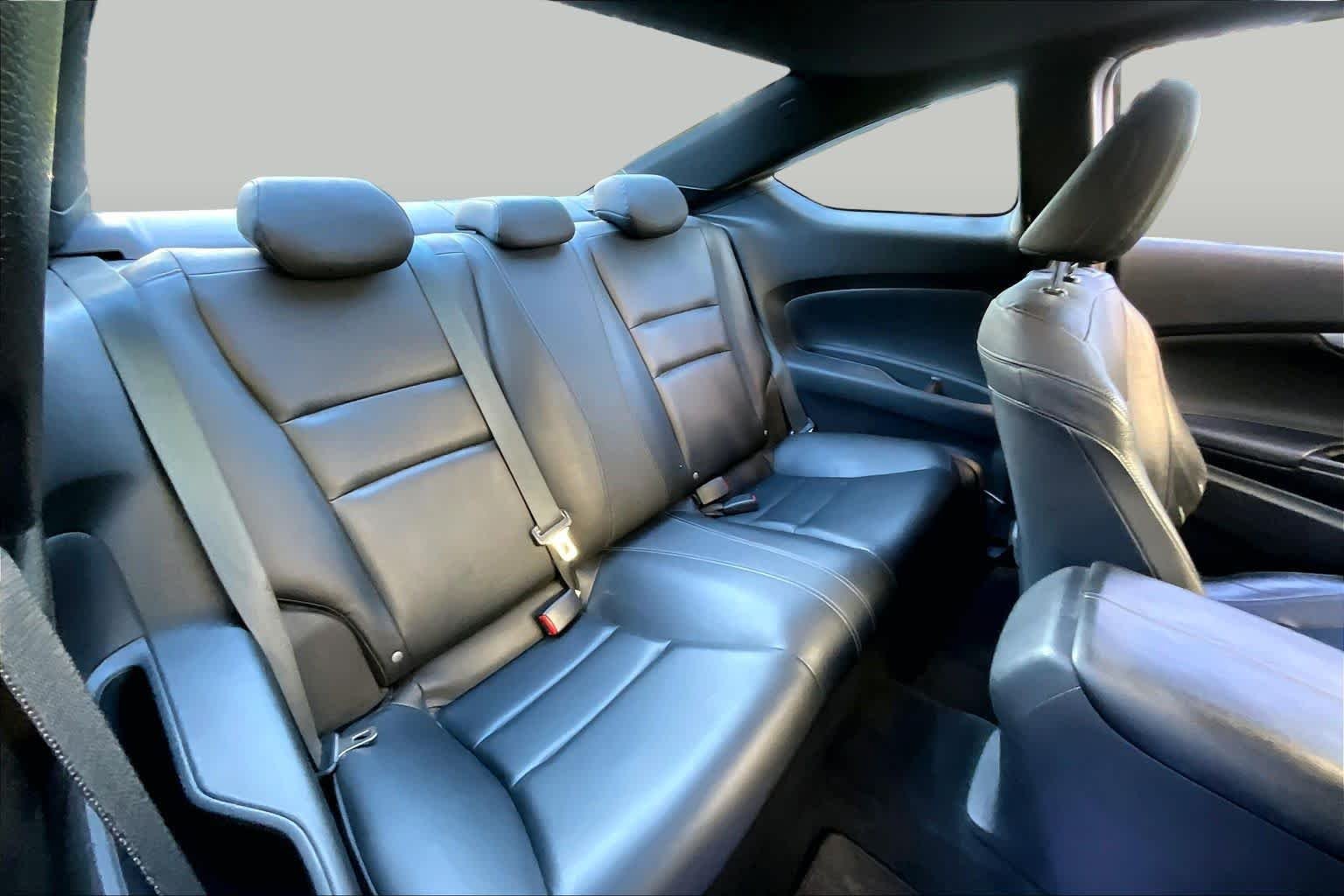 Used 2016 Lunar Silver Metallic Honda EX-L image 19