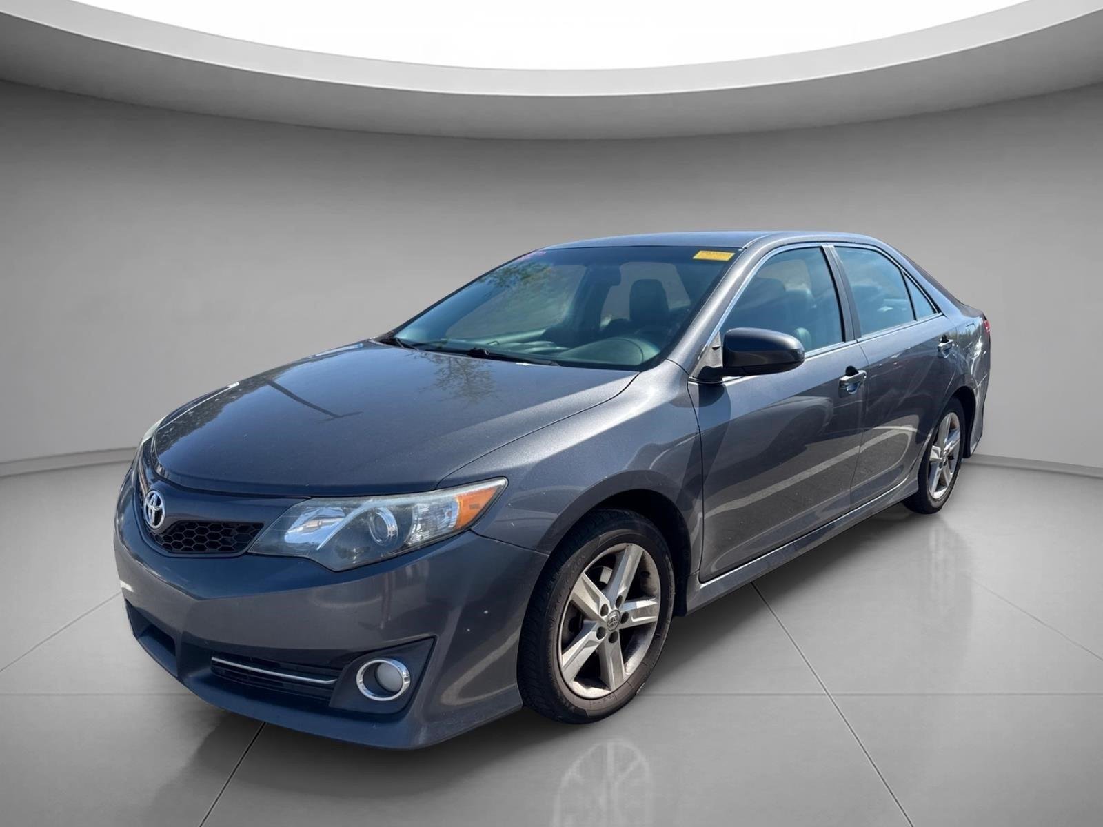 Used 2014 Magnetic Gray Metallic Toyota SE image 2