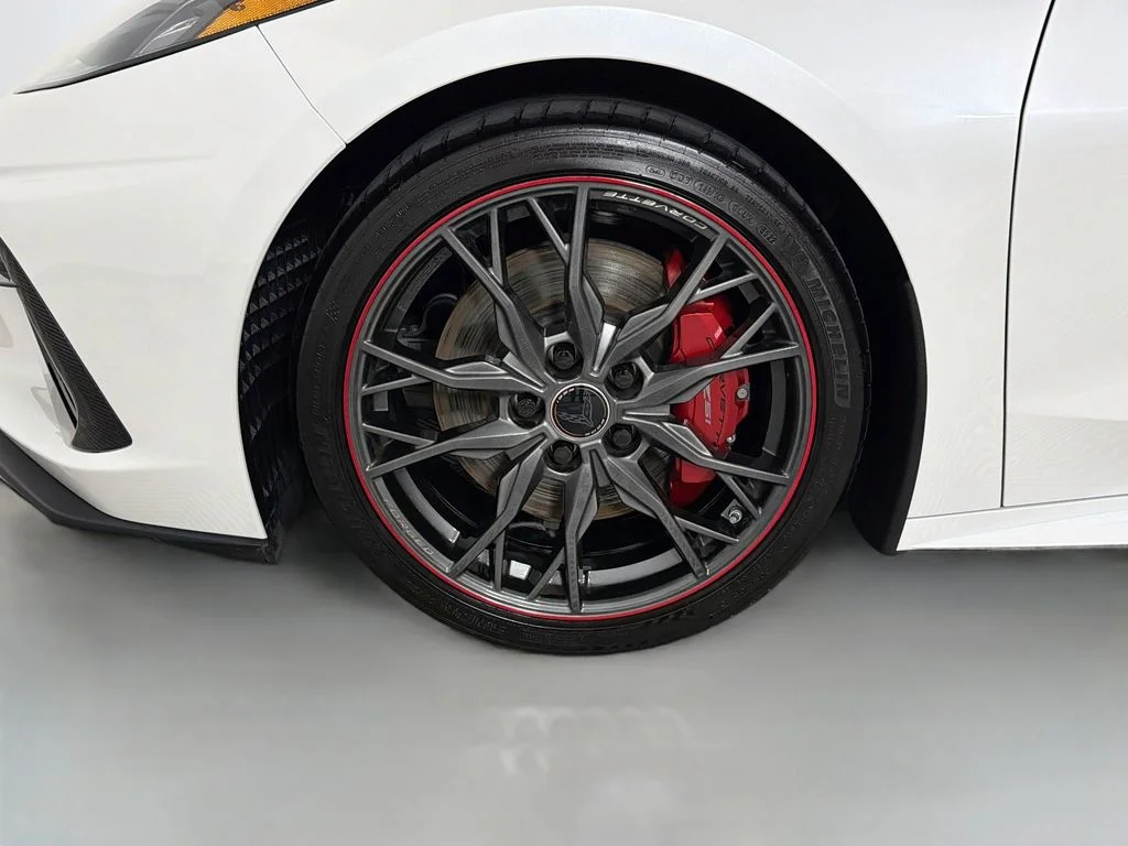 Used 2023 White Chevrolet Stingray image 27