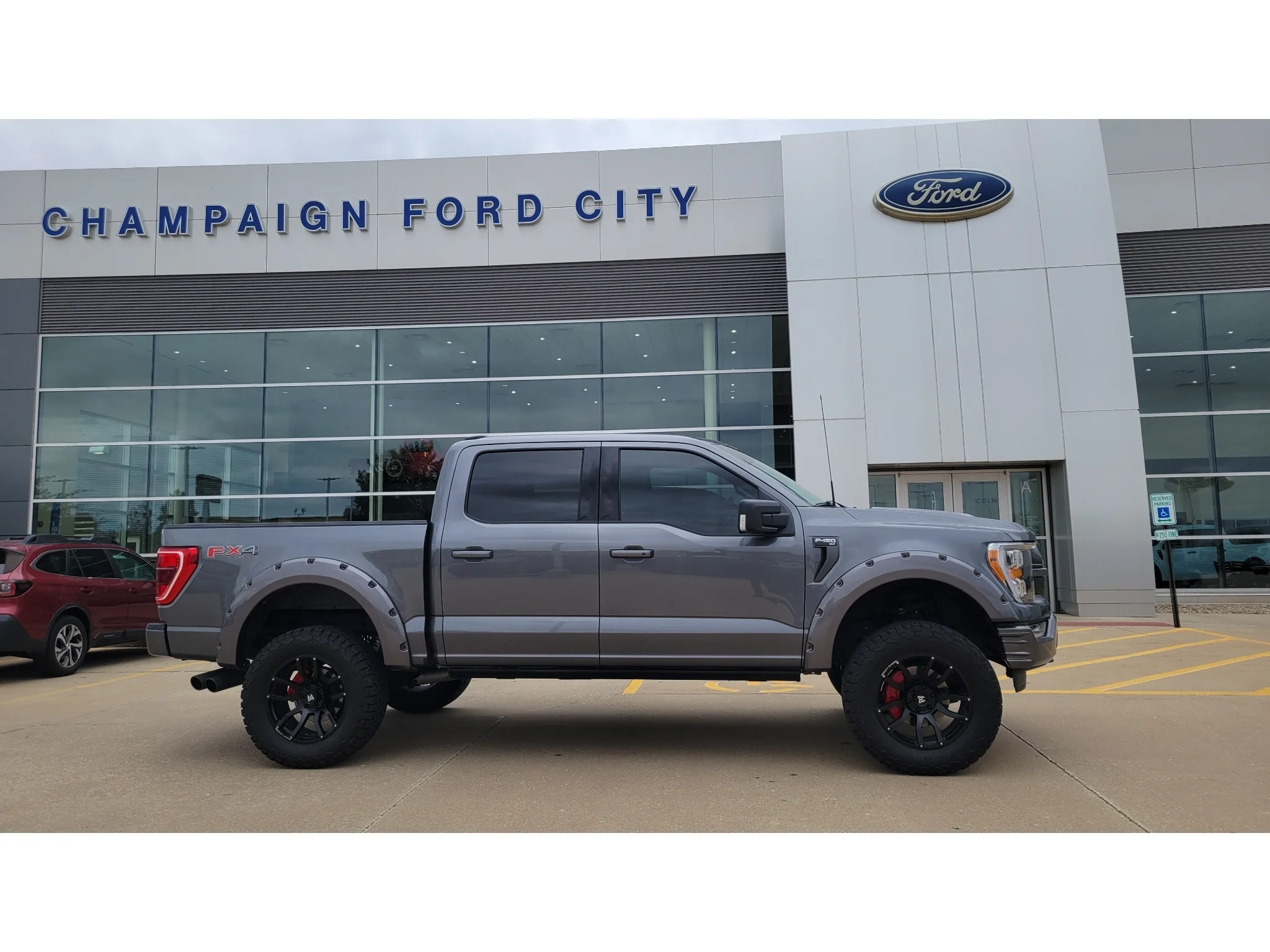 Used 2023 Gray Ford XLT image 2