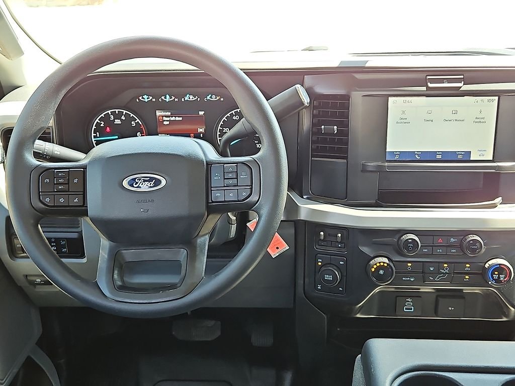 Used 2025 Oxford White Ford XLT image 17