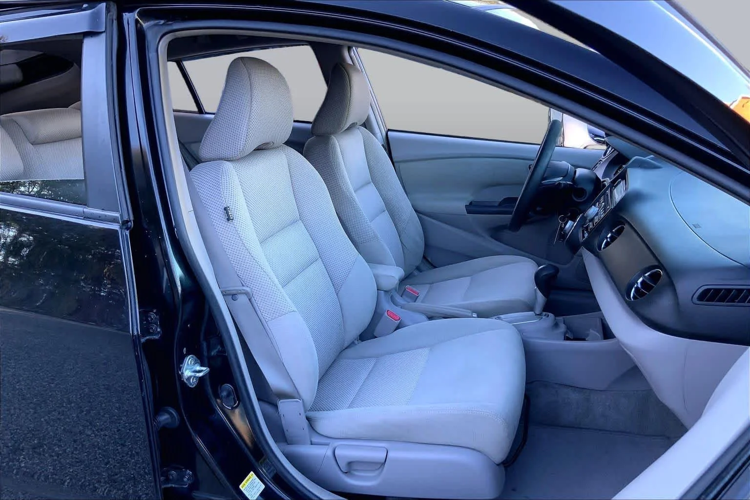Used 2011 Crystal Black Pearl Honda LX image 7