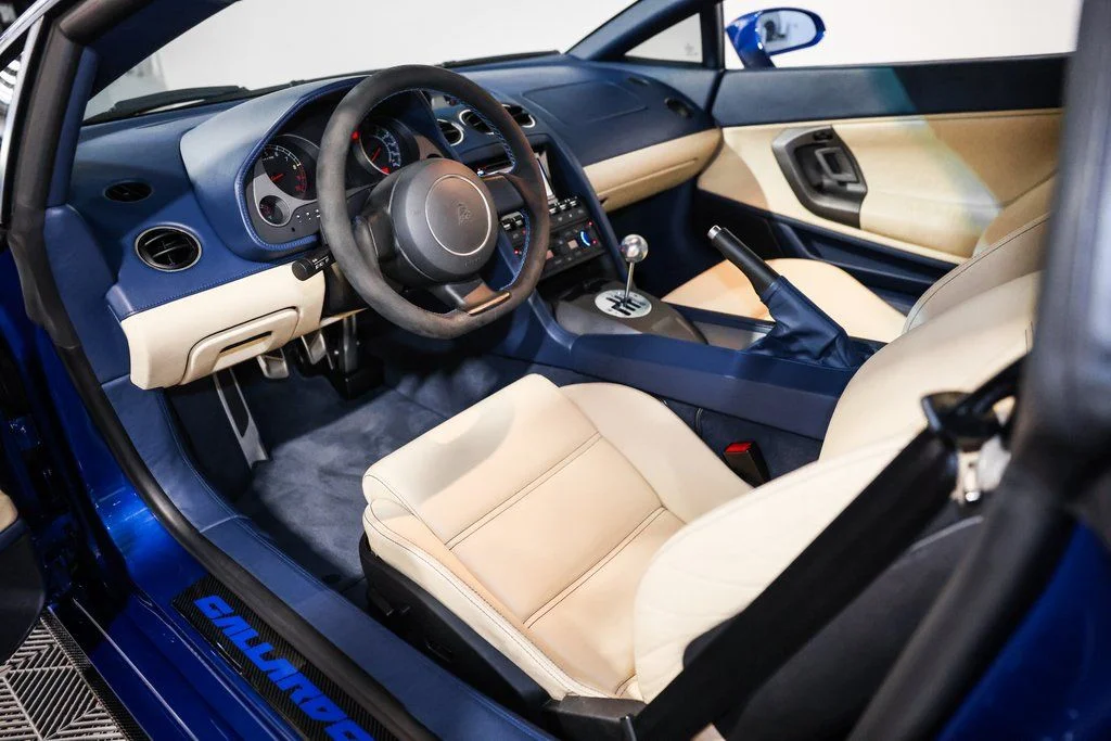 Used 2004 Blue Lamborghini Base image 23