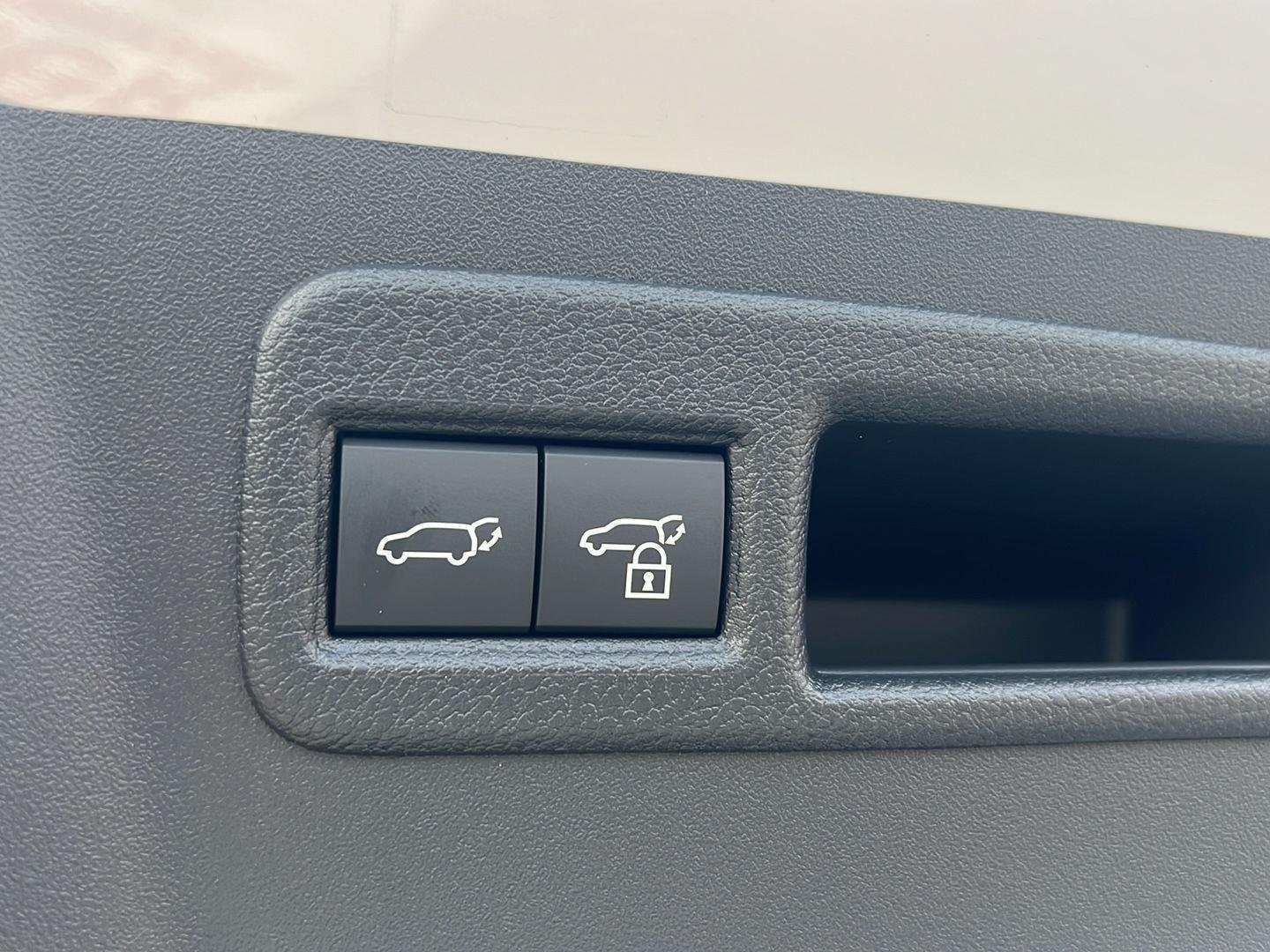 New 2026 Wind Chill Pearl Toyota XSE image 33