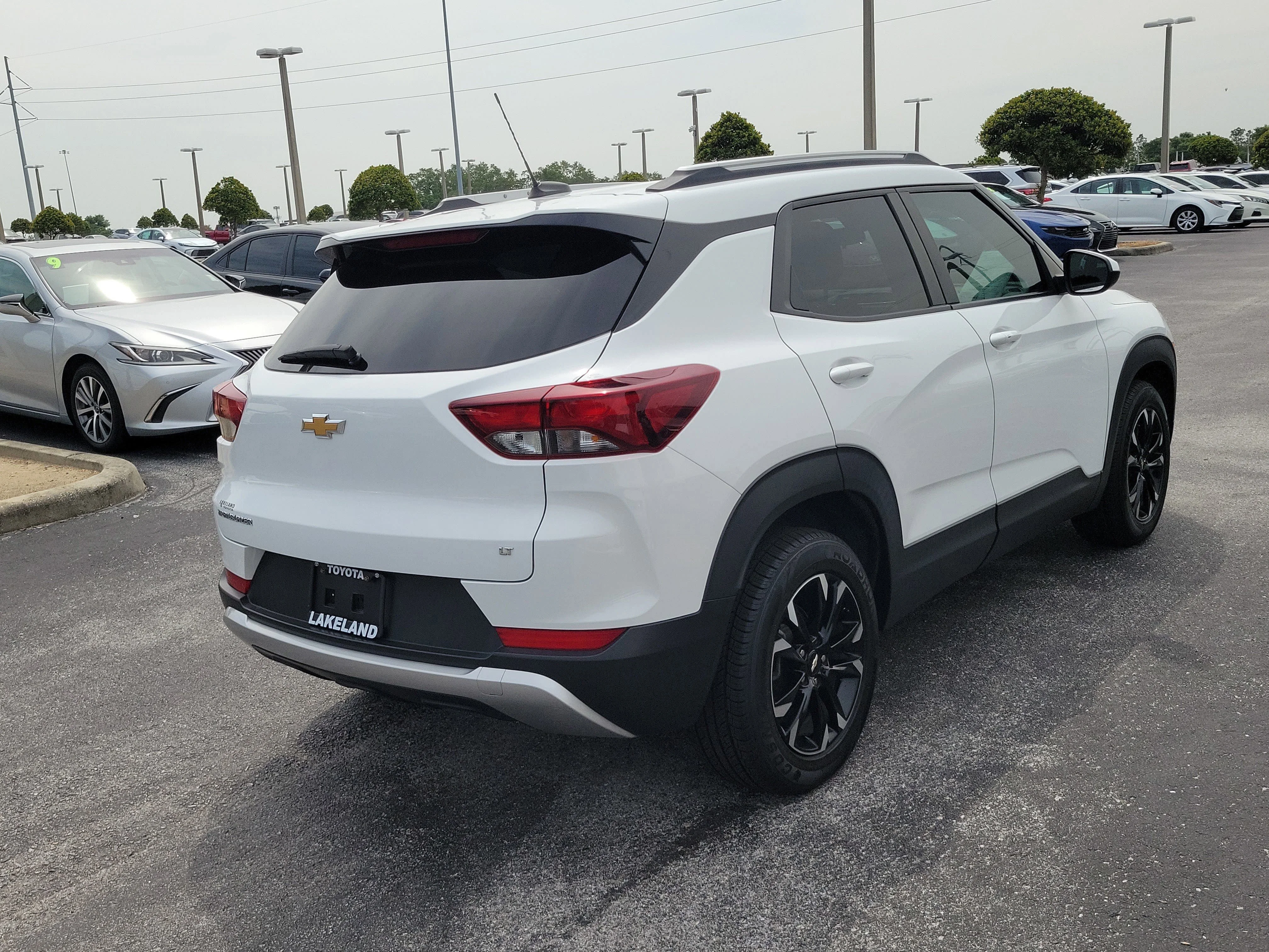Used 2023 Summit White Chevrolet LT image 7