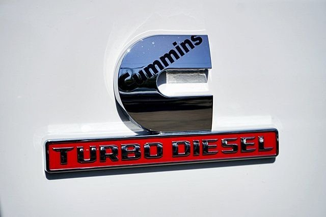 Used 2025 White Ram Limited image 9