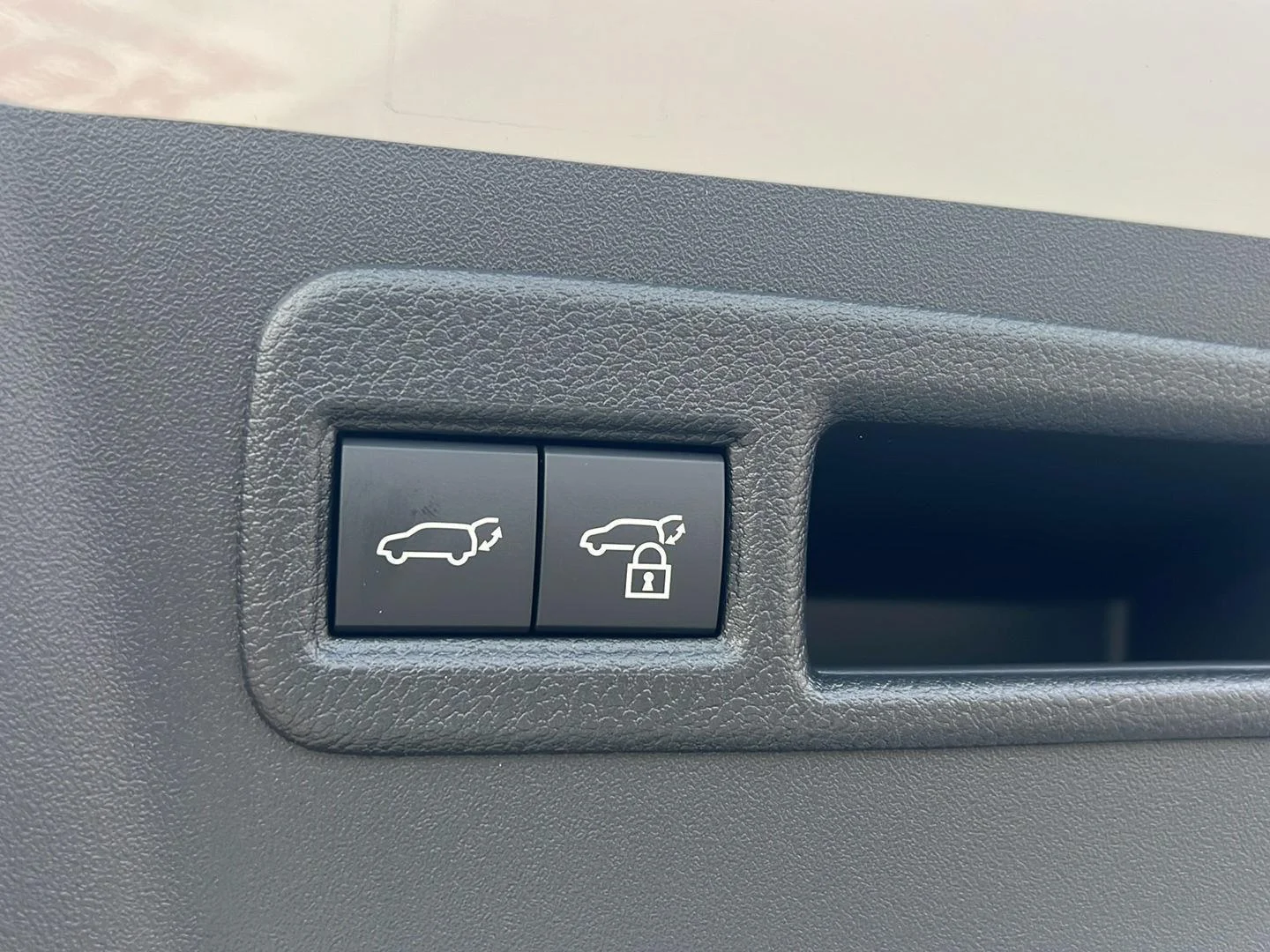New 2026 Wind Chill Pearl Toyota XSE image 33