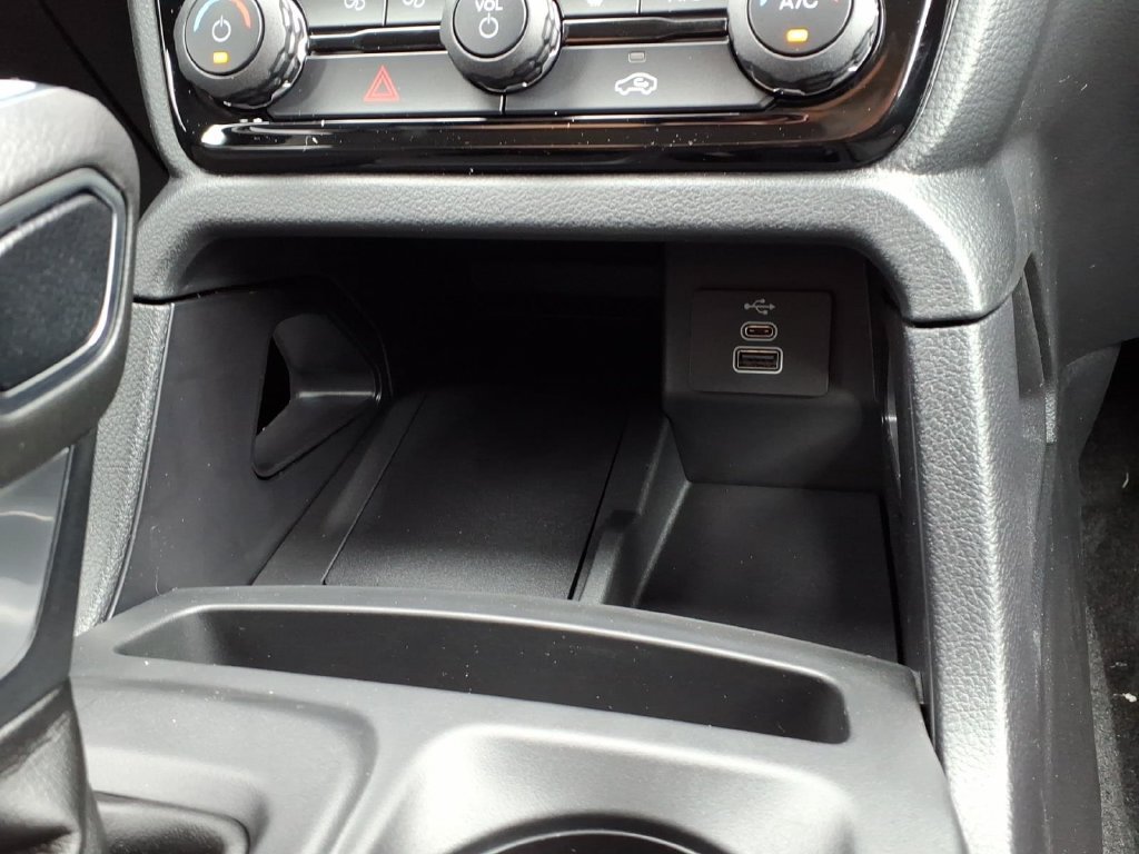 New 2026 Shadow Black Ford XLT image 18