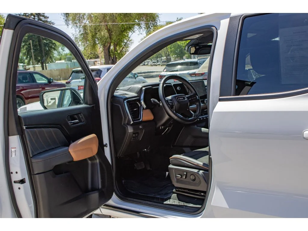2025 GMC Canyon AT4 - Photo 26
