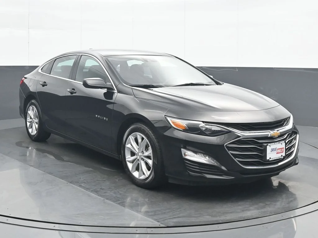 Used 2025 Black Chevrolet LT image 9