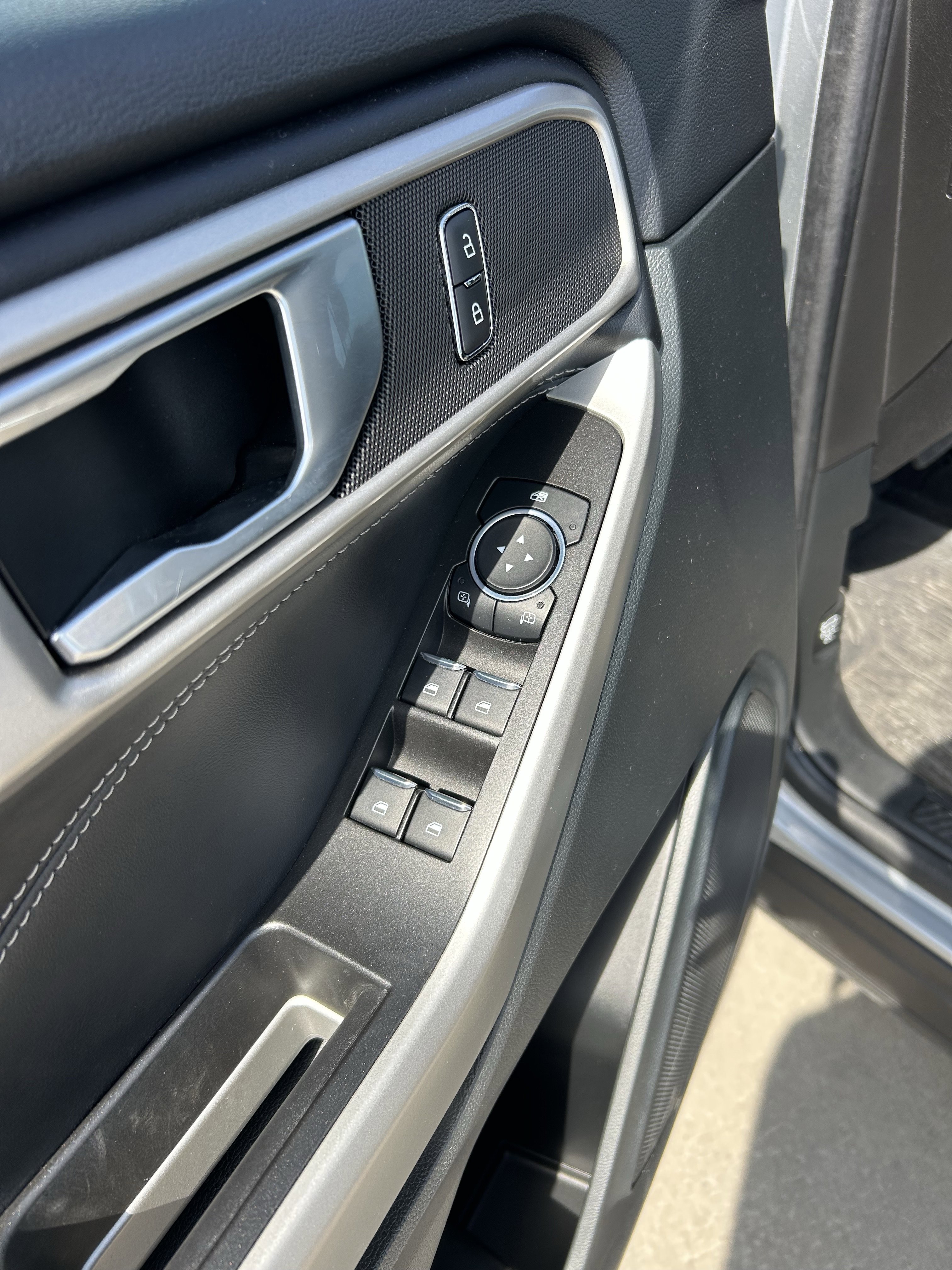 Used 2024 Gray Ford XLT image 11