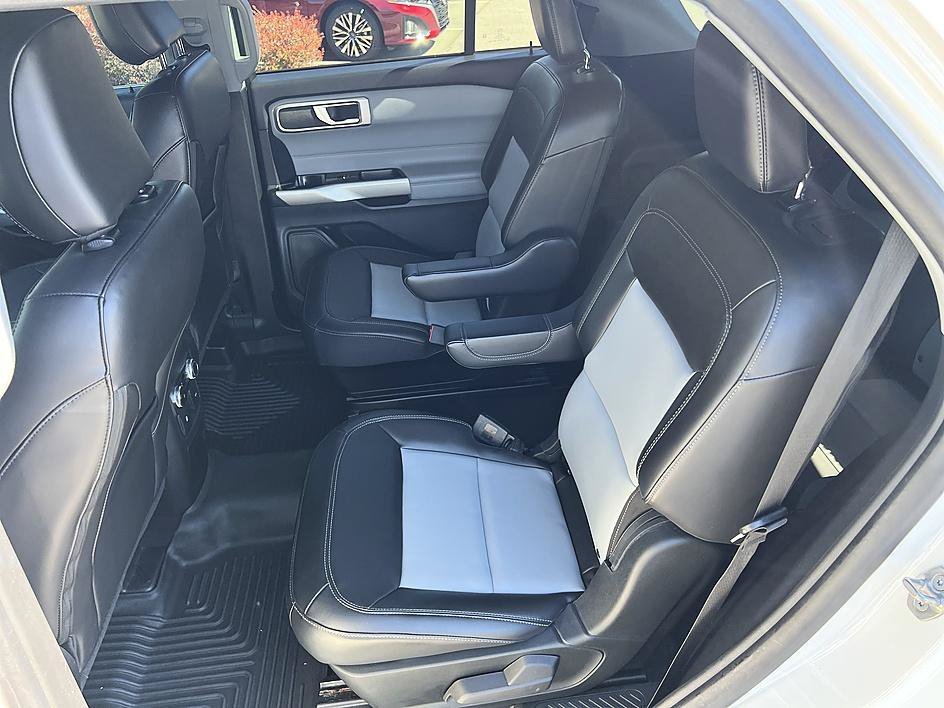 Used 2023 White Metallic Ford XLT image 14