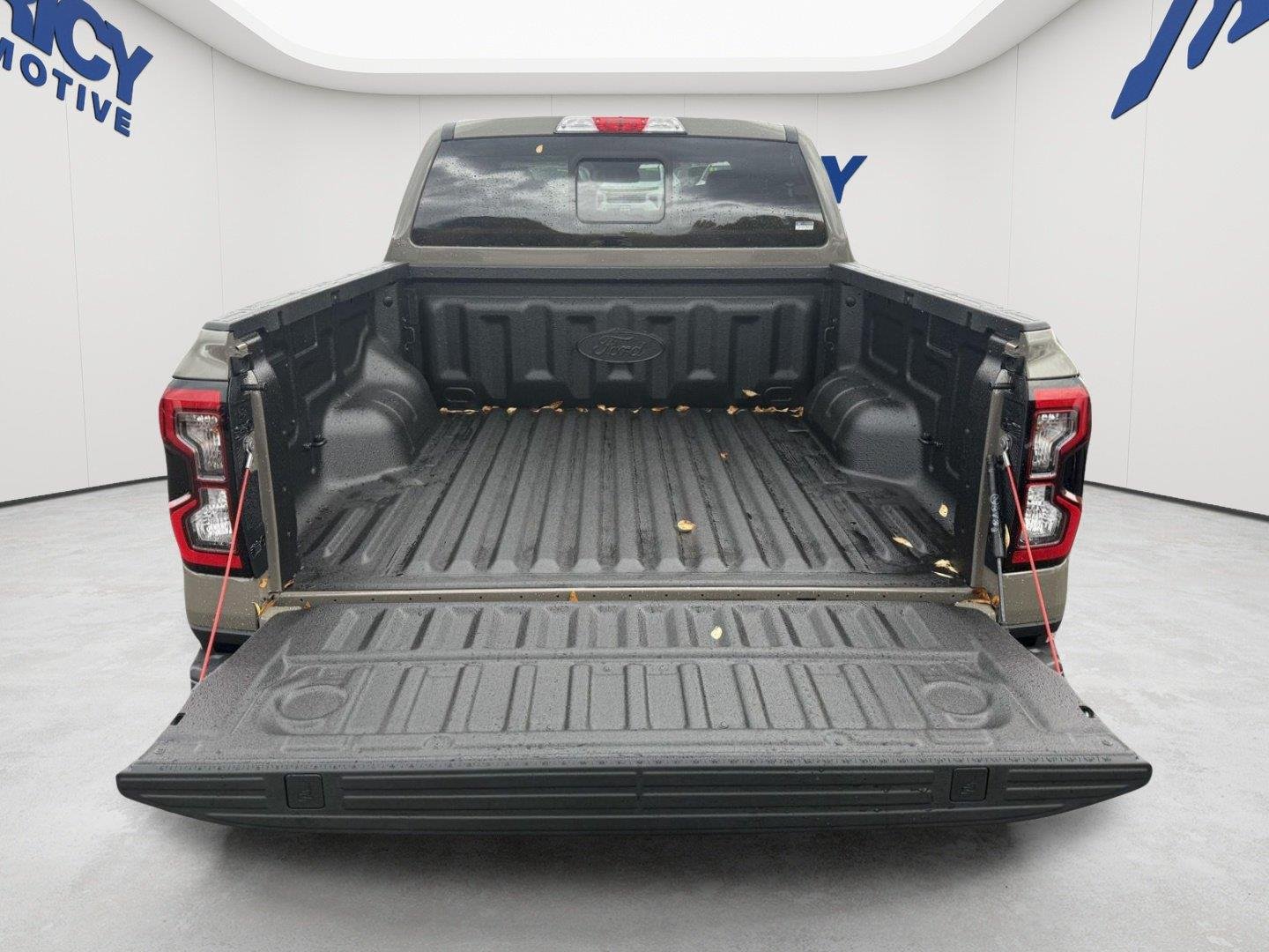 New 2026 Marsh Gray Ford XLT image 4