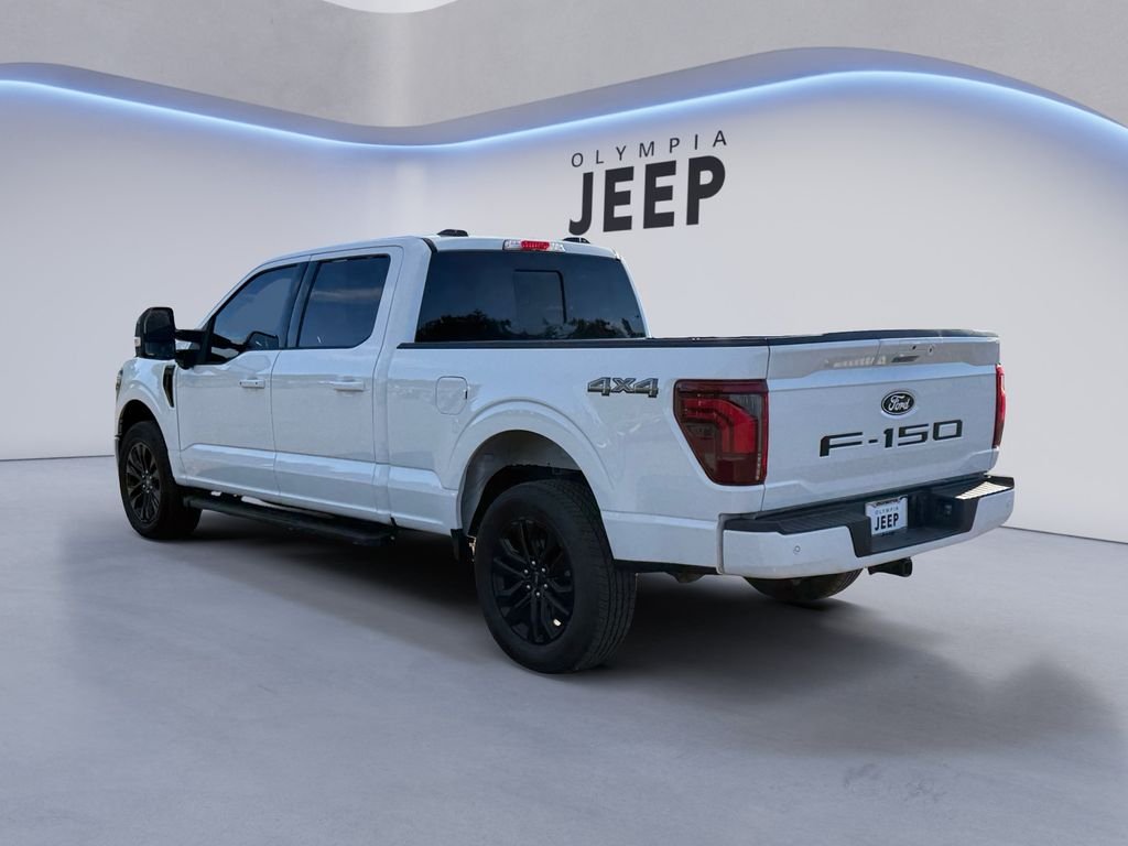 Used 2025  Ford Lariat image 3