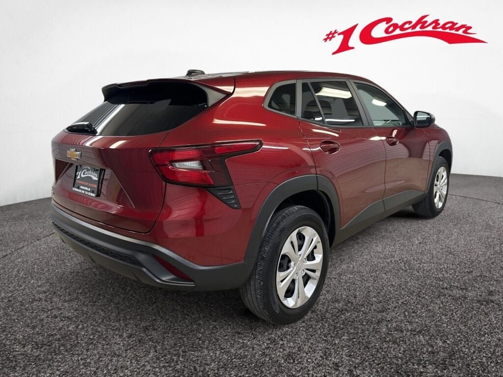 2024 Chevrolet Trax LS - Photo 23