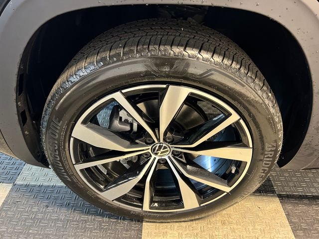 New 2026 Black Volkswagen 2.0T SEL Premium R-Line image 9